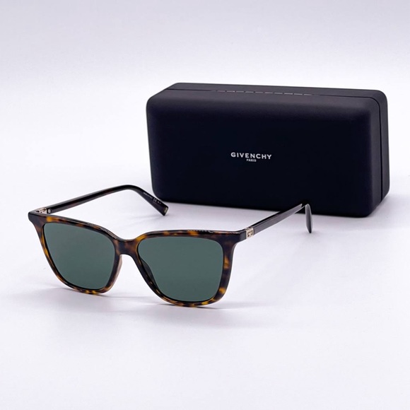 💯Authentic Givenchy Grey Cat Eye Ladies Sunglasses GV 7160/S - Picture 10 of 16